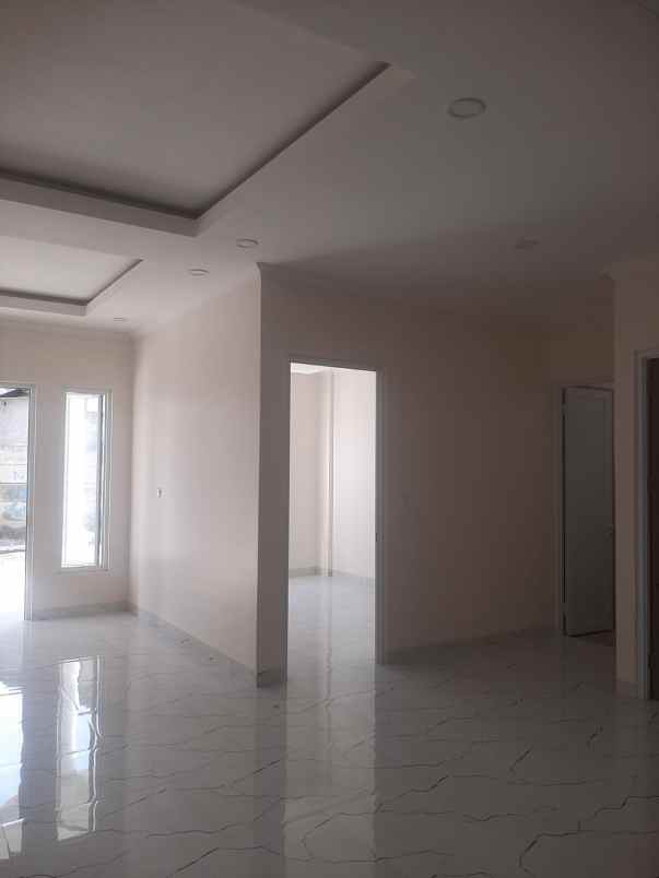 dijual rumah modern minimalis siap huni di jagakarsa