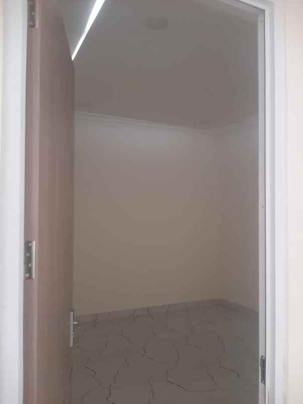 dijual rumah modern minimalis siap huni di jagakarsa