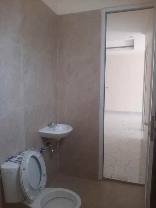 dijual rumah modern minimalis siap huni di jagakarsa