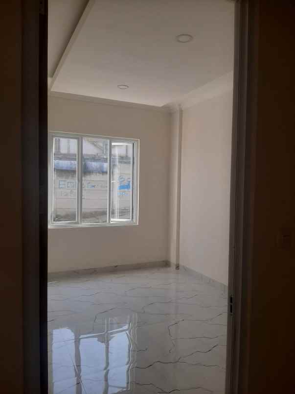 dijual rumah modern minimalis siap huni di jagakarsa