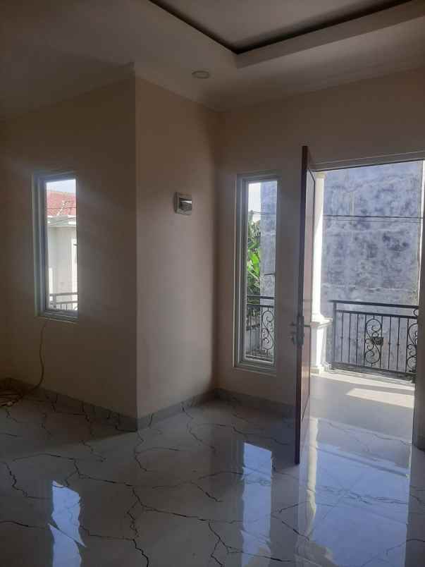 dijual rumah modern minimalis siap huni di jagakarsa