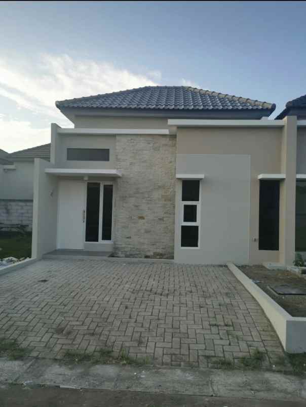 dijual rumah newton park