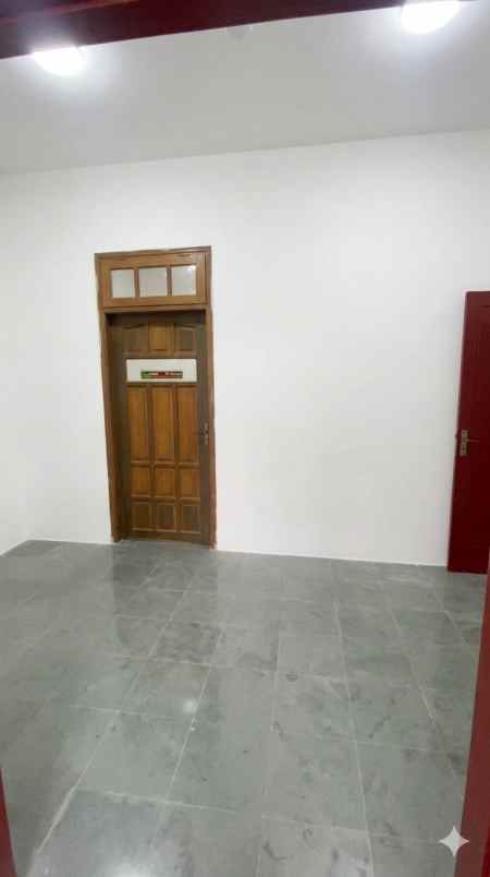 dijual rumah ngelom