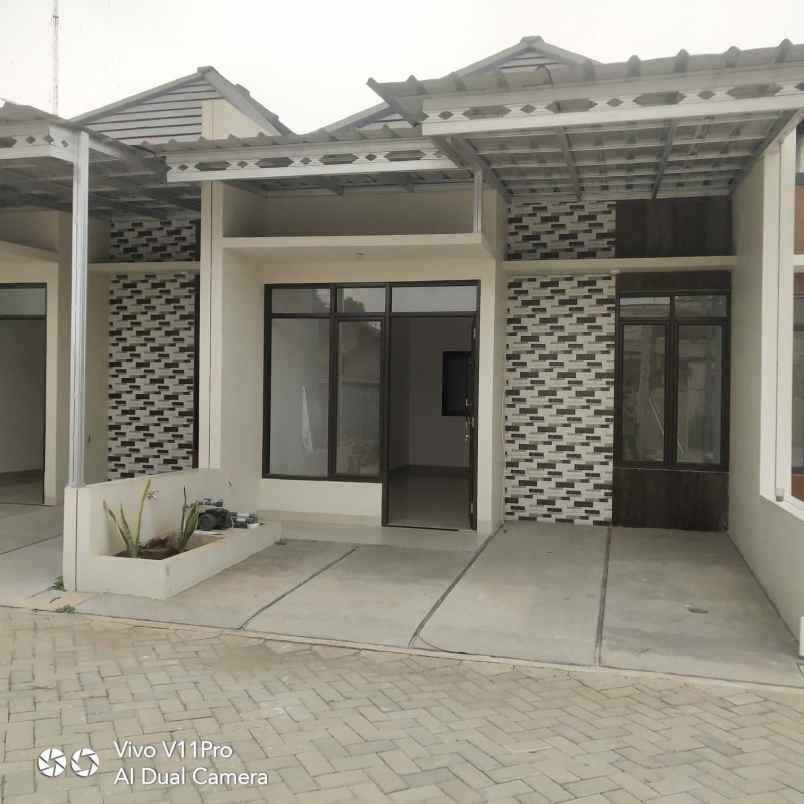 dijual rumah pakujaya