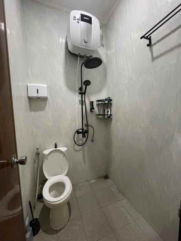 dijual rumah pandanaran hills