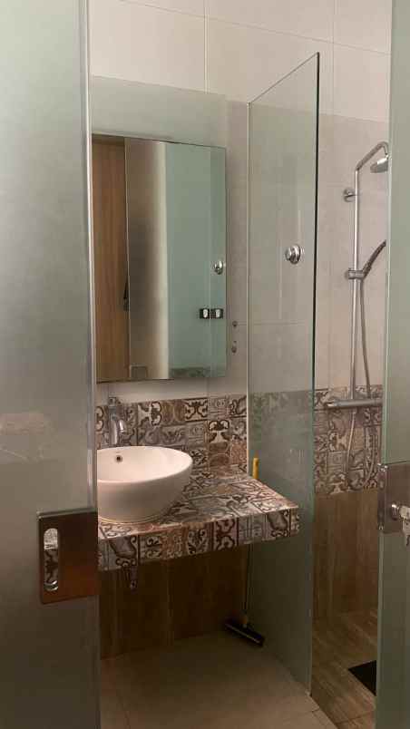 dijual rumah pasar modern citraland