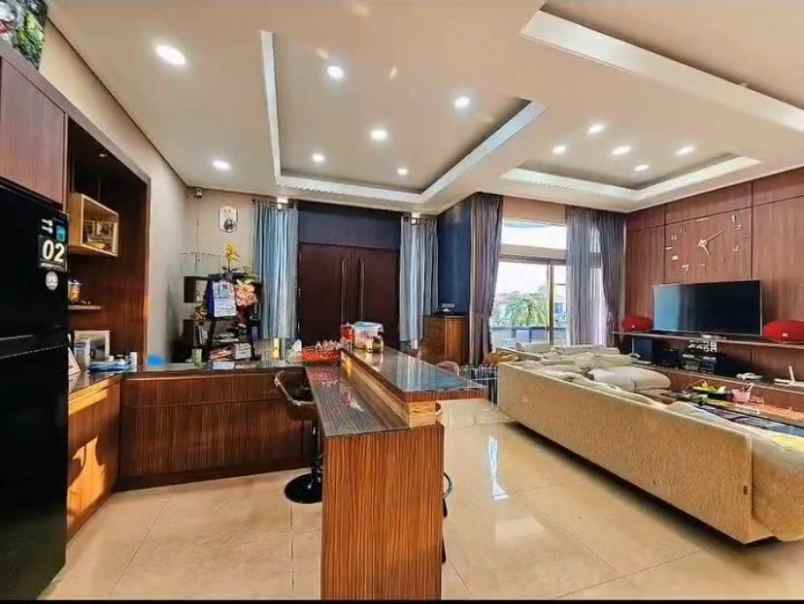 dijual rumah pelangi raya utama