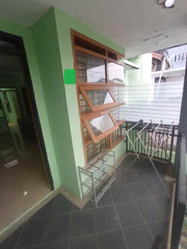 dijual rumah permana