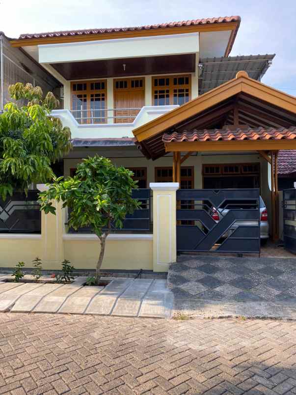 dijual rumah perumahan era mas 2000