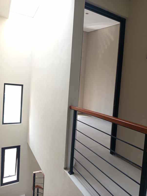 dijual rumah perumahan jatijajar depok