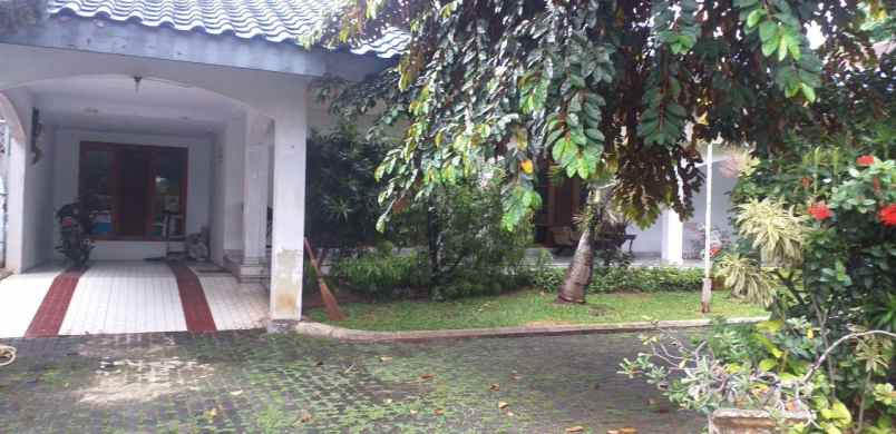 dijual rumah petukangan selatan