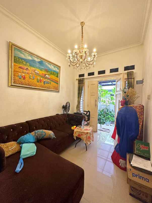 dijual rumah pondok kelapa