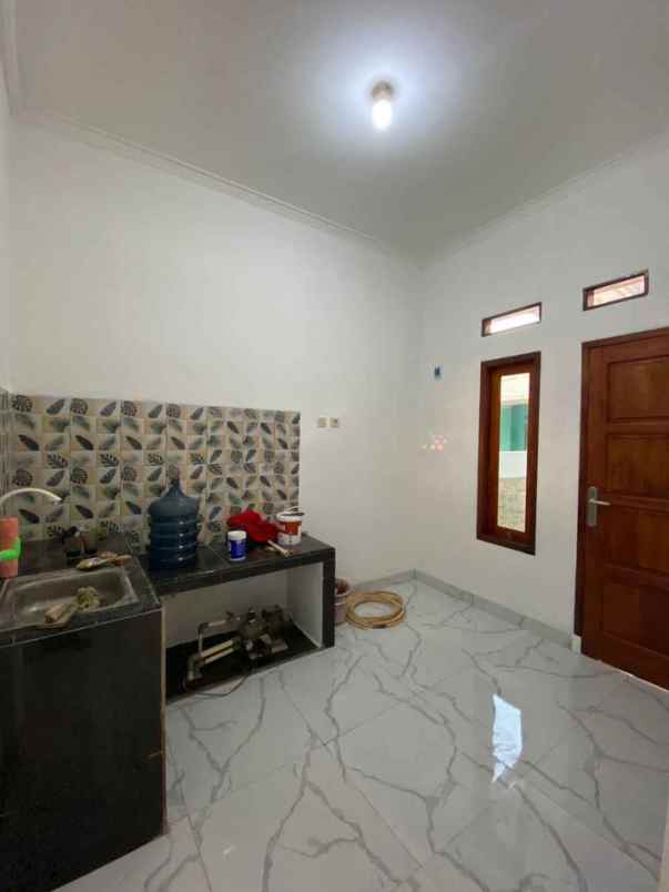 dijual rumah ready dekat ke stasiun cash nego