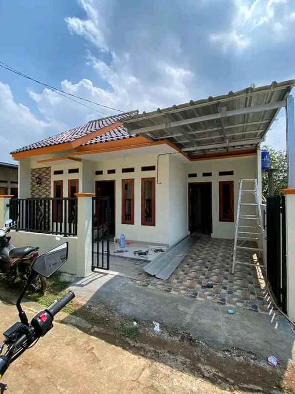 dijual rumah ready dekat ke stasiun cash nego