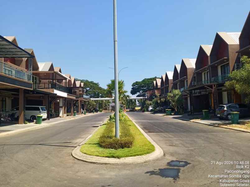 dijual rumah royal spring