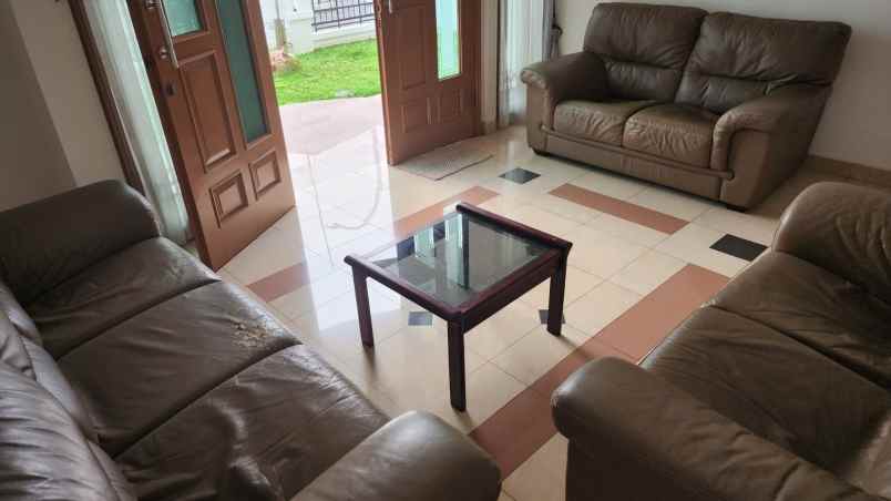 dijual rumah rumah villa gading indah