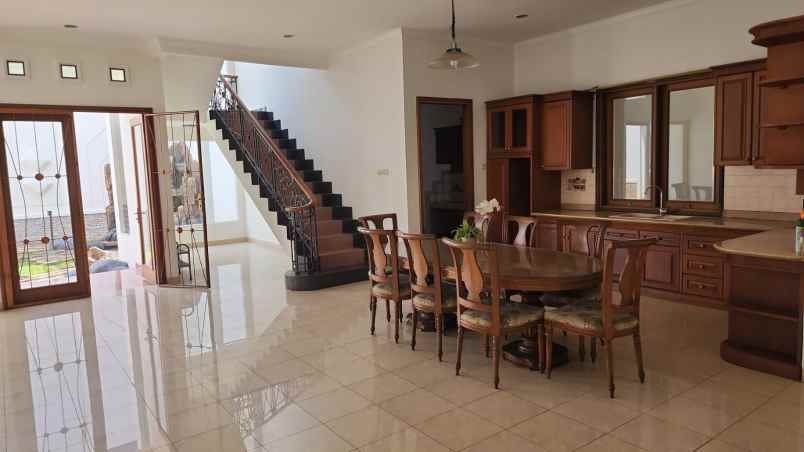 dijual rumah rumah villa gading indah