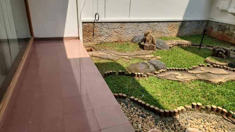 dijual rumah rumah villa gading indah