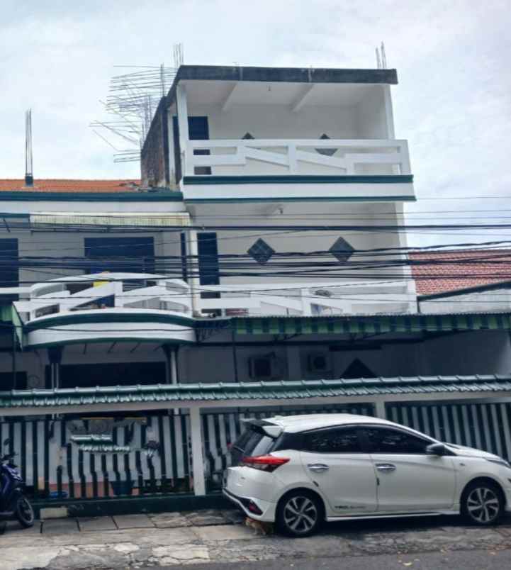 dijual rumah rungkut