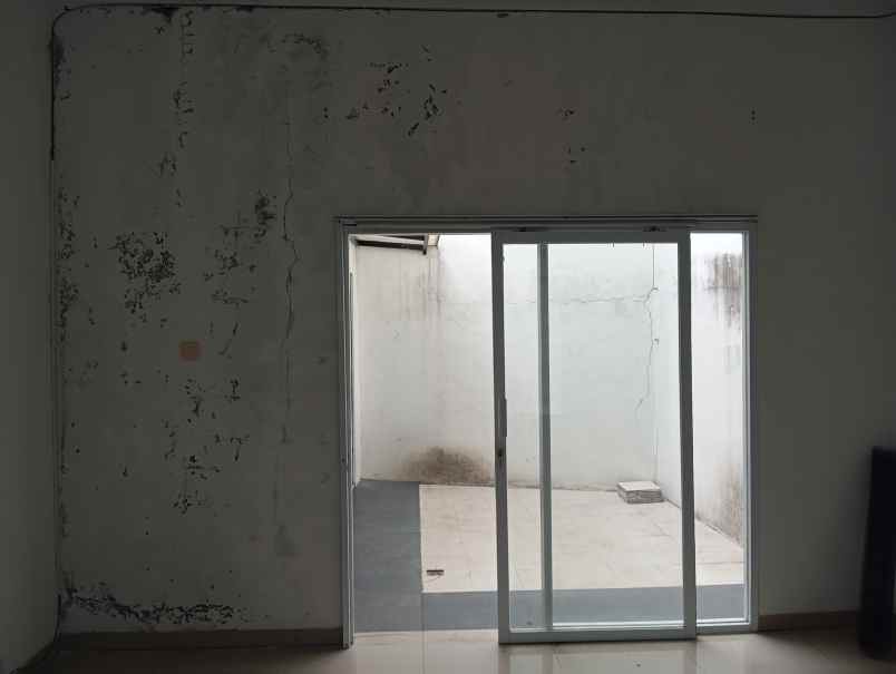 dijual rumah sariwangi regency