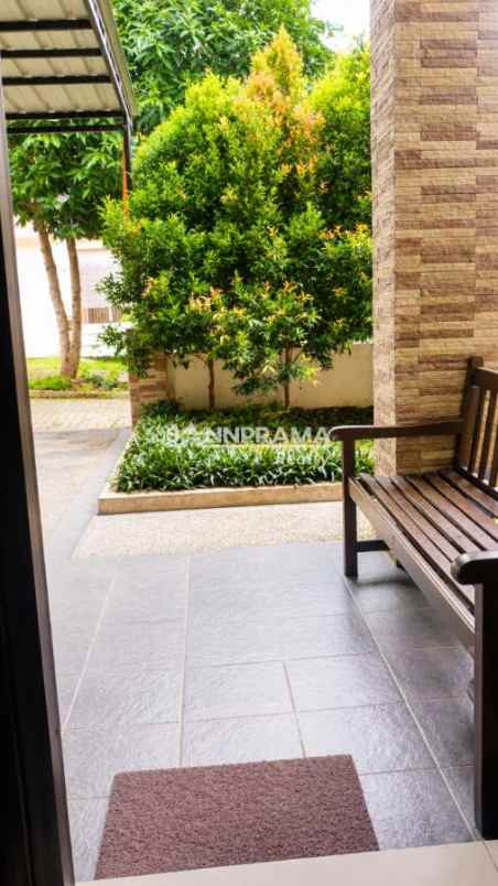 dijual rumah sawangan