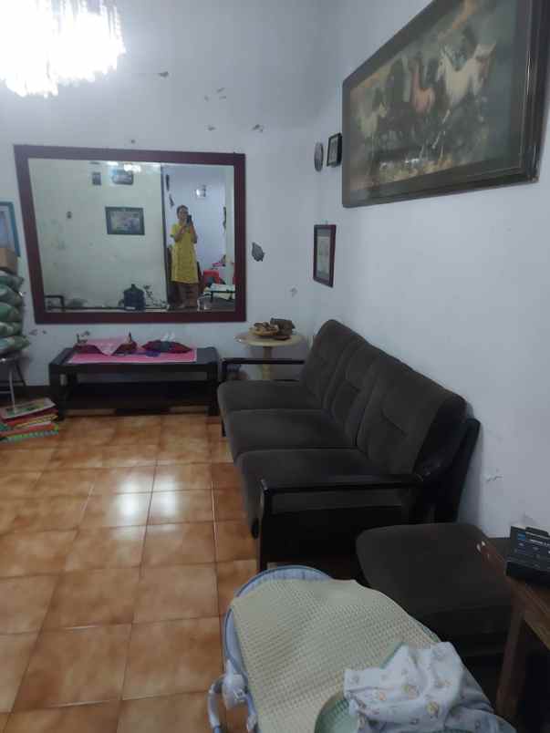 dijual rumah semampir tengah surabaya