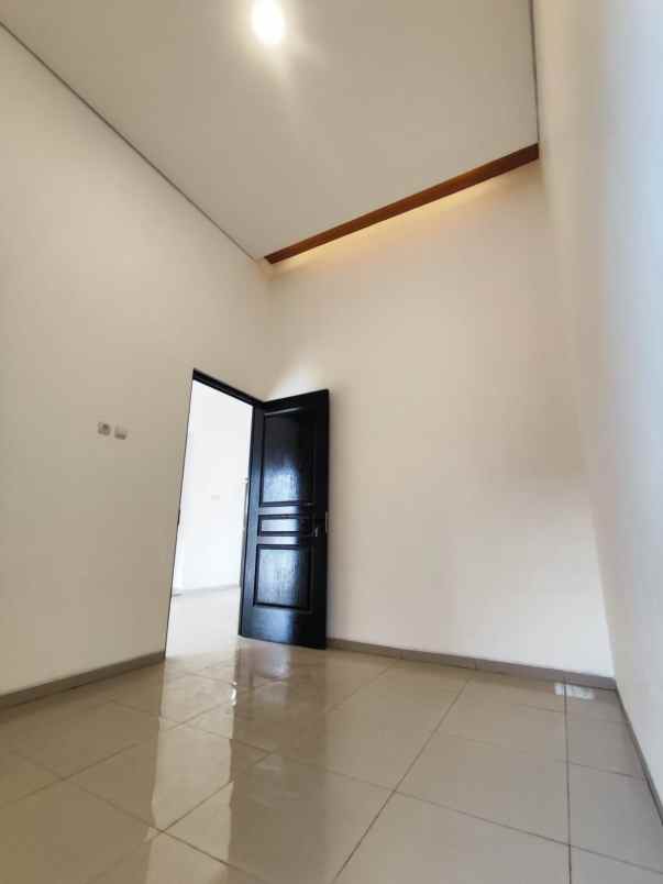 dijual rumah sendangmulyo