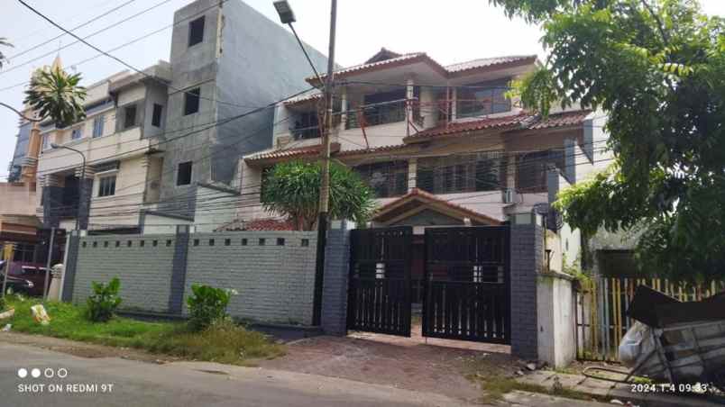 dijual rumah serayu