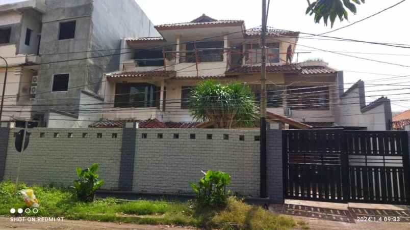 dijual rumah serayu