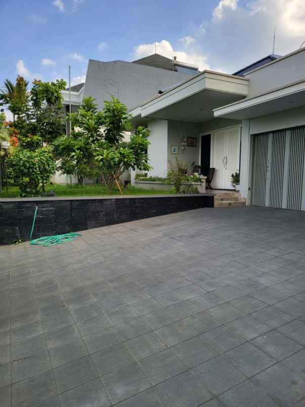 dijual rumah sersan bajuri