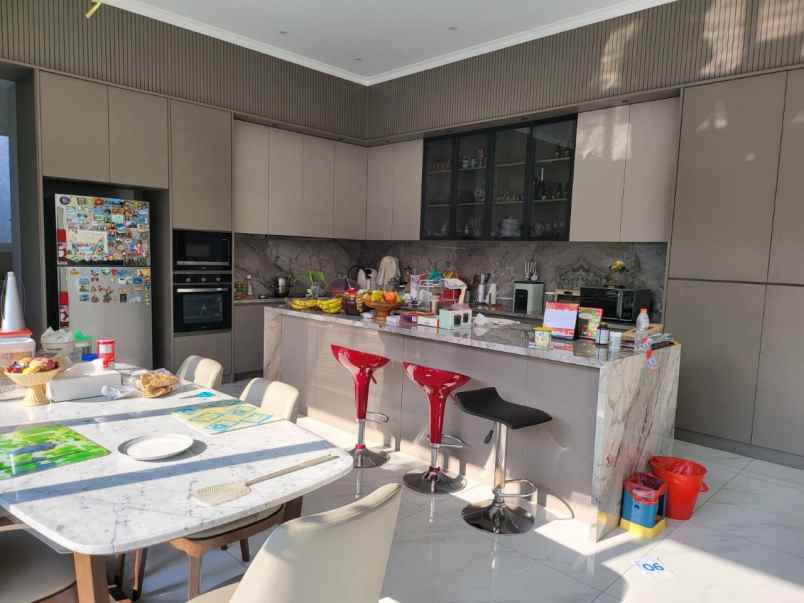 dijual rumah sersan bajuri