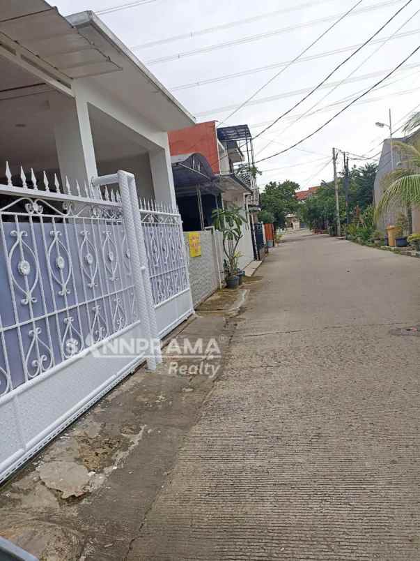 dijual rumah serua bojongsari depok