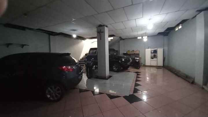 dijual rumah setiabudi