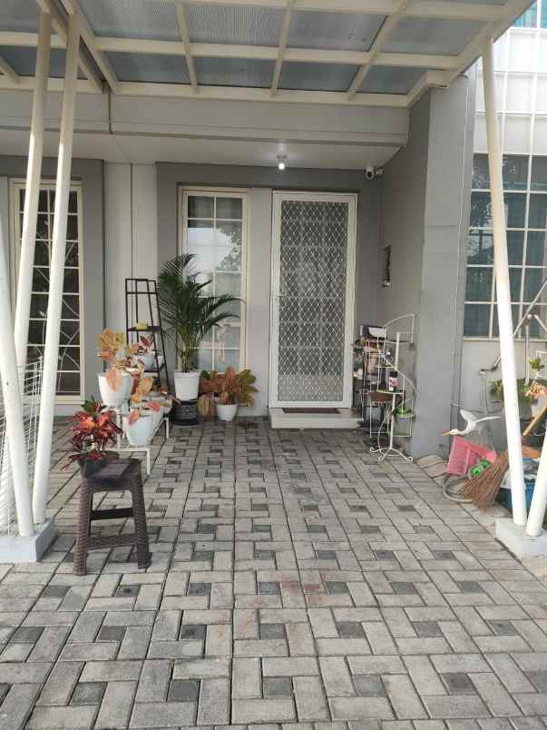 dijual rumah siap huni di grand pakuwon surabaya