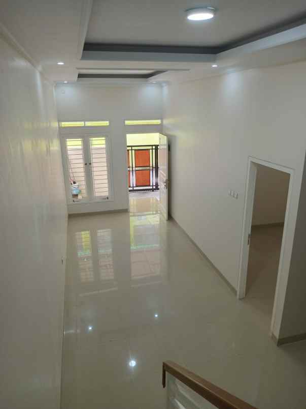 dijual rumah srengseng sawah jagakarsa