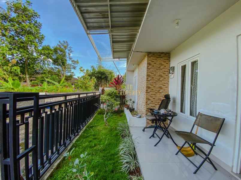 dijual rumah taman martani