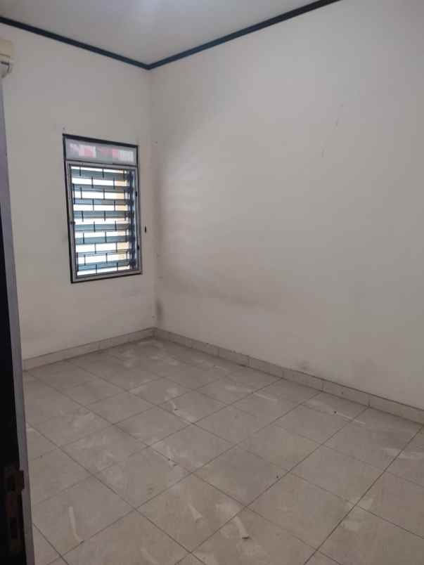 dijual rumah taman sutorejo