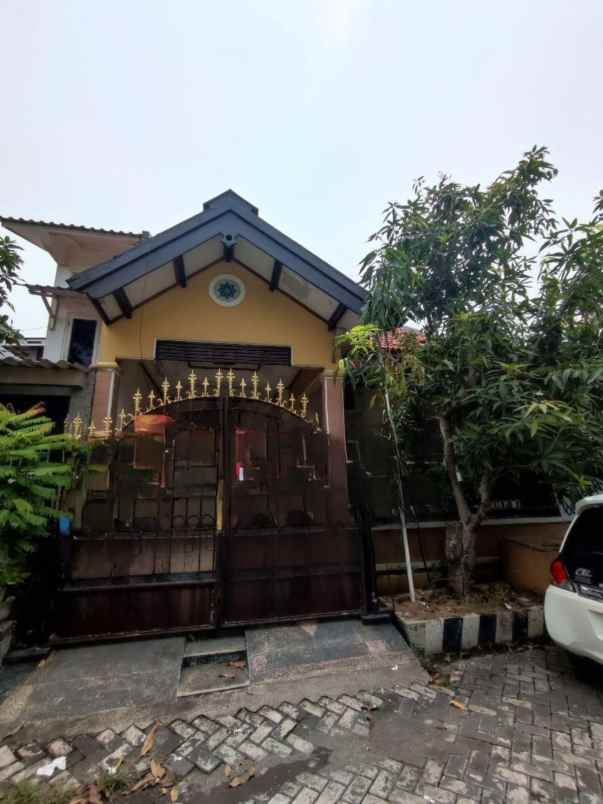 dijual rumah taman sutorejo