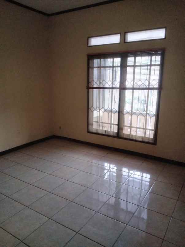 dijual rumah tingkat 2 jalan tebet barat dalam