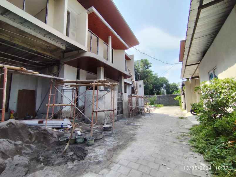 dijual rumah tiyasan condong catur