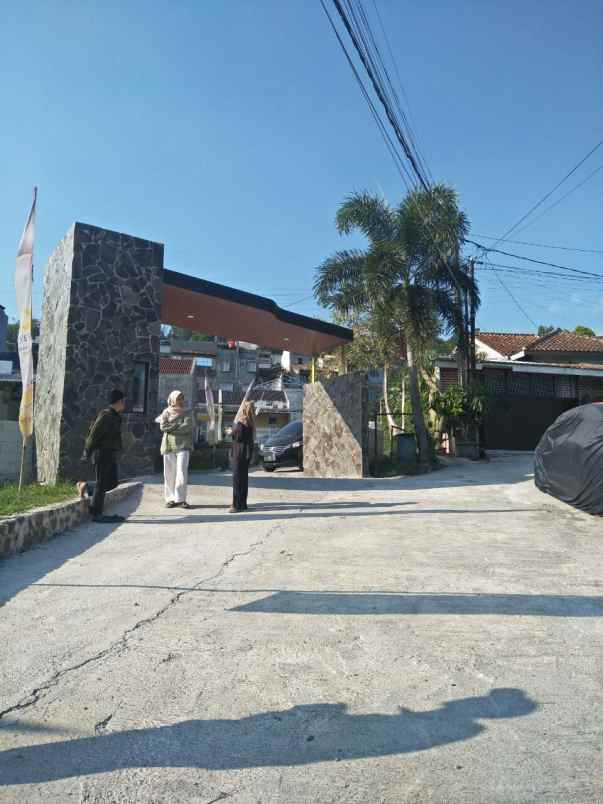 dijual rumah ujung berung