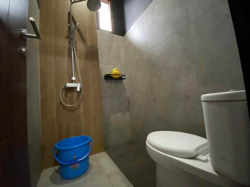 dijual rumah villa 2 lantai di lembang bandung barat