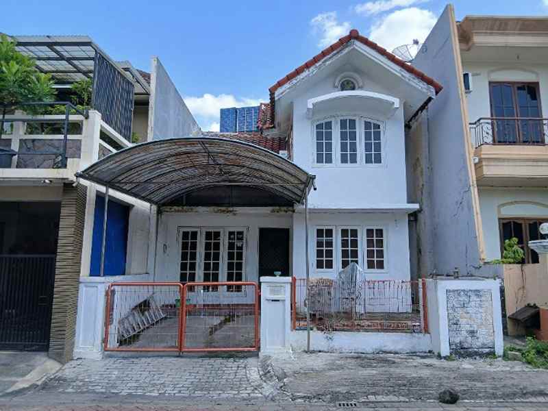 dijual rumah villa valensia pakuwon