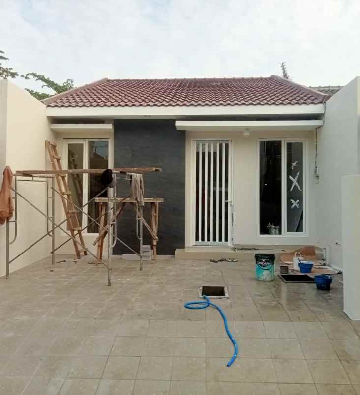 dijual rumah wiguna selatan