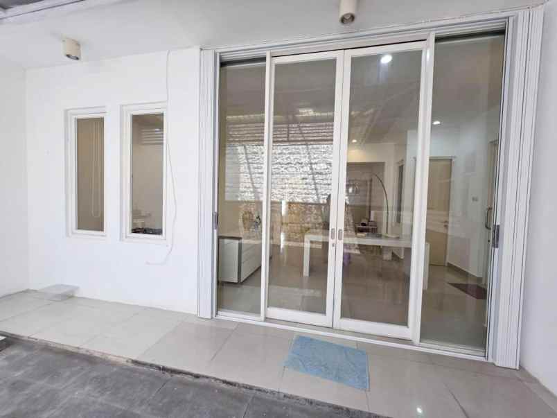 dijual rumah wiguna tengah surabaya timur siap huni