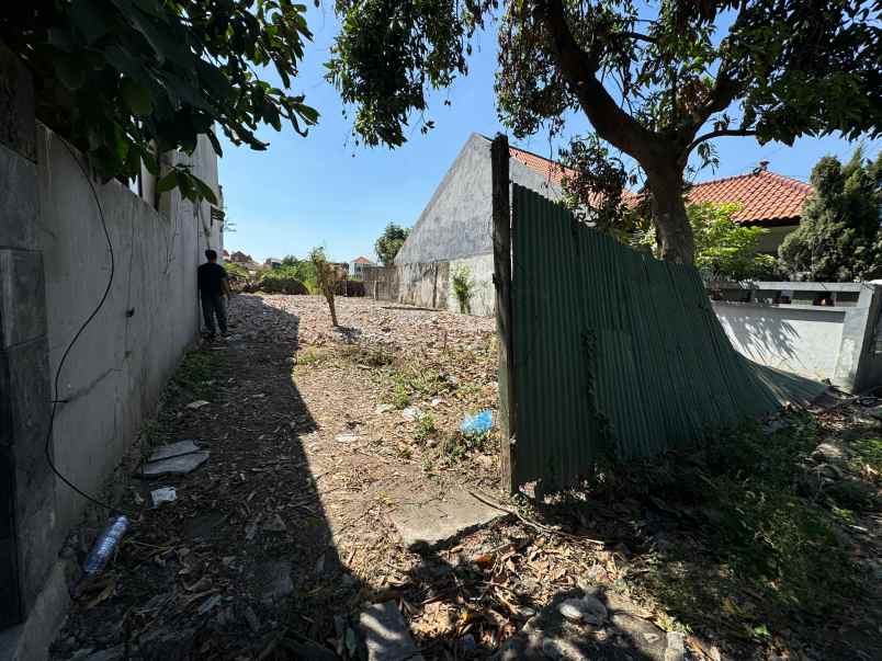 dijual tanah jalan wiyung bina warga