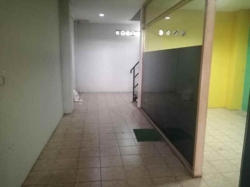 dijual tempat usaha strategis