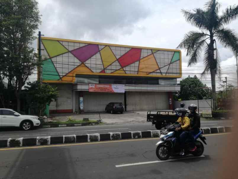 dijual tempat usaha strategis