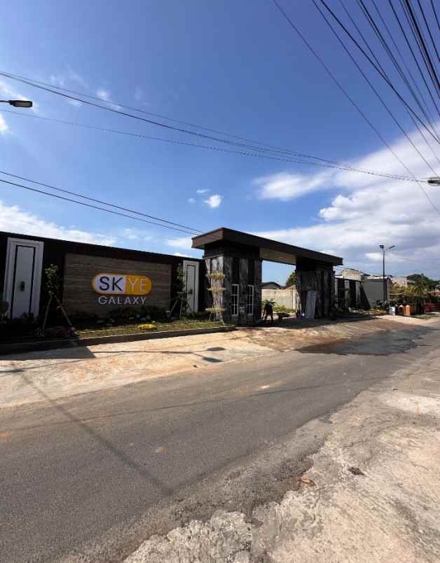 dijual villa jalan sei batu gingging