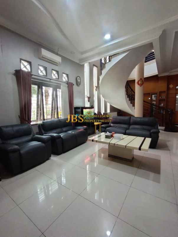 dijual villa komplek cemara asri jalan